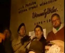 Znalezione obrazy dla zapytania kaczyÅscy palÄ kukÅÄ