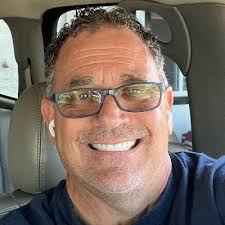 Michael Marinelli (@Selfmadein69)