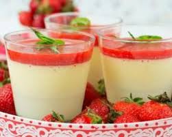 Recette De Panna Cotta Vanille Au Coulis De Fraises Et Sirop De Menthe Recette Sirop De Menthe Recette Coulis De Fraise