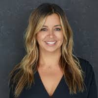 Julie Leos's Instagram, Twitter & Facebook