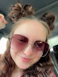 some people stay for a reason💜