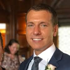 I recently read an op-ed penned by another recruiting company with a  recommendation for transitioning public servants.