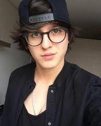 Vera Velez's Instagram, Twitter & Facebook