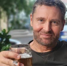 Cheers! Adrian Bouchet aka Steapa Play this picture as puzzle:  https://www.jigsawplanet.com/?rc=play&pid=046ddec4e46f