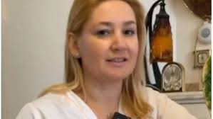 Boris Johnson e tată de fată! Premierul, surprins când se ducea la spital  cu un cadou roz