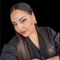 Alexandra Valiente's Instagram, Twitter & Facebook