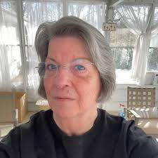 Lori Ballinger (@LoriBallinger)