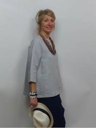 Maybe you would like to learn more about one of these? Lin Ou L Autre Un Haut Decontracte A Mettre Avec Jupe Robe Jean S