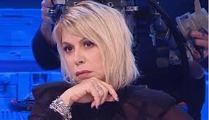 Anna pettinelli (livorno, 28 gennaio 1957) è una conduttrice radiofonica, opinionista e conduttrice televisiva italiana. Anna Pettinelli Eta Figlia Marito E Temptation Island Io Donna