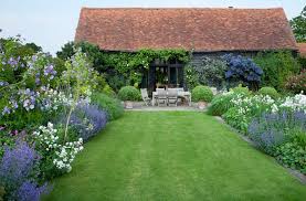 The Garden Of Landscape Designer Tom Stuart Smith Cottage Garden Garden Design Garden Styles