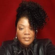 Robin Cunningham's Instagram, Twitter & Facebook