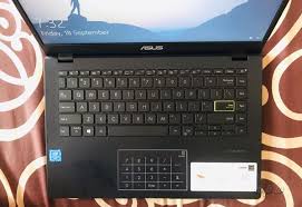 Oleh karena itu, gadgetren seperti biasa selalu memberikan rekomendasi laptop murah dengan spesifikasi terbaik di kelasnya. Asus E410ma Laptop Harga 4 Jutaan Spesifikasi Lumayan Pas Buat Belajar Daring Dan Nonton Drakor