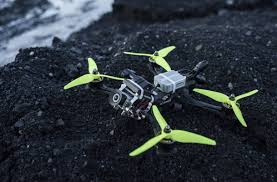 The leaks on the new goggles started early this morning out of china. Dji S Fpv Drone Racing Goggles Tap A 120fps Camera Slashgear