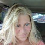 Amy Fosnot's Instagram, Twitter & Facebook