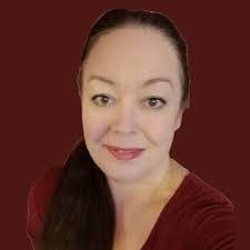 Elizabeth Petersen's Instagram, Twitter & Facebook