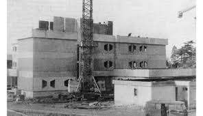 Besoin de vous rendre en magasin pour demander les conseils de nos vendeurs, ou récupérer une commande achetée sur. Romans Sur Isere Ce Qu Il S Est Passe Du 31 Mars Au 6 Avril 1979 Le Nouveau Centre Regional De Gestion Macif Sort De Terre