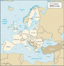 Harta politica a europei, imagine cu harta europei, harta politica europa iti ofera posibilitatea de a afla pozitia geografica exacta a tuturor tarilor in europa cat si statele vecine pentru fiecare stat din europa, vizualizeaza pe harta politica pozitia tuturor tarilor ce se afla in europa. Geografia Uniunii Europene