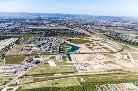 Die entscheidung der umweltministerin leonore gewessler (grüne), alle großen straßenbauprojekte zu evaluieren und vorerst zu stoppen, sorgt weiter für diskussionen. Projekt Wird Uberpruft Lobautunnel Wien Droht Mit Klage Bei Verzogerung Krone At