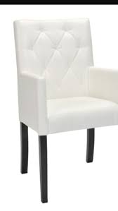 wit leer een witte leren stoel of bank met vlekken neem water met wat schoonmaakazijn en een flinke scheut zout daar kna bank schoonmaken leren bank stoelen