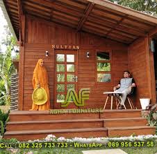 Ustad solmed, penceramah sekaligus pesinetron ini kembali menuai kontroversi. Rumah Kayu Mewah Ala Eropa Ustadz Solmed Villa Jasmine Palace