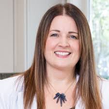 Laura Suhr's Instagram, Twitter & Facebook