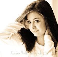 Candace Hartley's Instagram, Twitter & Facebook