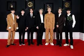 韓国で2018年5月に発売された「love yourself 轉 'tear'」では、韓国人アーティストとして史上初の快 更に韓国で8月に発売されたアルバム「love yourself 結 'answer'」が'ビルボード200'で再び1位を獲得。 Li8rbvjil4nhym