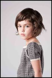 Frisuren Fur Kinder 2018 Nette Frisur Fur Kleine Madchen Mit Kurzem Kurze Haare Madchen Haare Madchen Madchen Haarschnitt