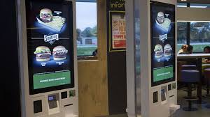 Cette crème glacée que nos chers enfants, nous réclament à chaque fois qu'ils passent à coté de chez mc do ? 10 Produits Mcdonald S Trop Cher Pour Ce Que C Est Et Les Prix Brolife