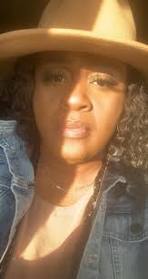 Hi 👋 Hat Divas I'm Deb from Kentucky. I've modeled in Nashville and other  places. I 🫶 hats, shopping 🛍️ and fashion & I 🫶 Jesus too! I'm here to  learn even