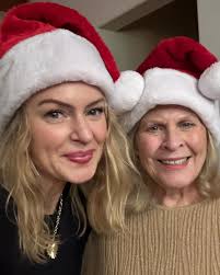 My favorite giggle box ❤️ @olsen9816