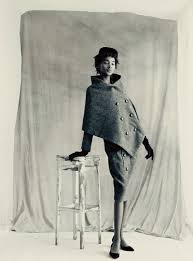 Tailleur Voyageur Collection Haute Couture Automne Hiver 1955 Ligne Y Par Christian Dior Photographie De Mode Artistique Editoriaux De Mode Paolo Roversi