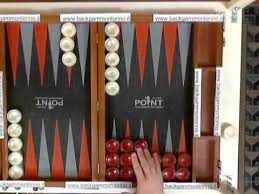 The triangles alternate in color and are grouped into four quadrants of six triangles each. Regole Del Backgammon In Italiano Fase Uno Youtube