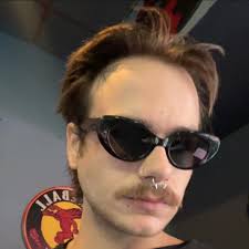 Is anyone in Louisville interested in skating a stair set in the back  parking lot?