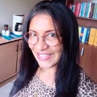 1100+ perfiles de «Alida»