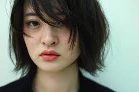 ヘアスタイル いい女度アップ モードな黒髪ショートヘア arine アリネ ブラントボブ 黒髪 ショートヘア ボブ