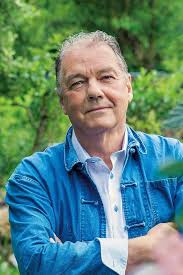 Garten ist Krieg: Wie Sie Ihr Paradies gegen Unkraut, Schädlinge und andere  Spielverderber verteidigen können : Feyerabend, Christian: Amazon.de: ...