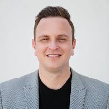 Leon Alexander's Instagram, Twitter & Facebook