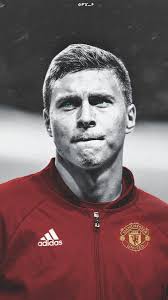 Victor jörgen nilsson lindelöf (sinh ngày 17 tháng 7 năm 1994), thường được gọi là victor nilsson lindelöf hoặc đơn giản là victor lindelöf (phát âm tiếng thụy điển: Victor Lindelof Wallpapers Wallpaper Cave