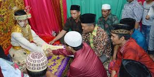 Isteri ku berasal dari sebuah felda di bandar muadzam shah, pahang. Merasa Sudah Merawat Bolehkah Ayah Tiri Jadi Wali Nikah Dream Co Id