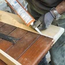 Comment Renover Le Bas D Un Volet En Bois Abime Par L Humidite Volet Bois Peinture Volet Bois Reparations De Maison