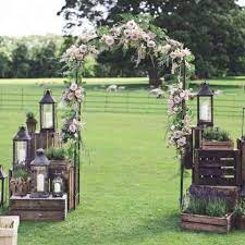 44 Stunning Backyard Wedding Decor Ideas On A Budget In 2020 Outdoor Wedding Entrance Rustic Chic Wedding Outdoor Wedding