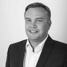 Daniel Puls's Instagram, Twitter & Facebook