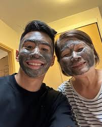 My Highlights of 2022 -finally got married -brought chopper home -finally  saw my mum after 3 years -first photograph with my mum and dad after 20  something years -understood how to be