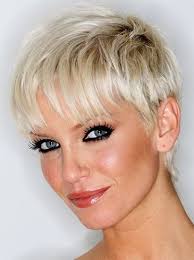 Large bags look good on you as well. Best Collection Hairstyles For A Tall Girl Fashionist Now
