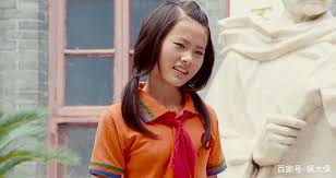 Tại đây, ngỡ ngàng với cuộc sống mới, khác biệt về ngôn ngữ, dre vô tình gây sự đánh nhau với những học sinh giỏi kungfu trung quốc cùng trường. Trang Tin Hay