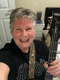 I have to share this with you because it was SO much fun!!! I was surfing  YouTube for some country stuff, my acoustic friend is having a 'country  phase', so I just