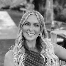 Jessica Nasr's Instagram, Twitter & Facebook