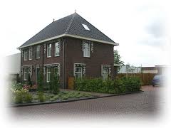 Een kerk is voor christelijken een plek waar zij op zondag bijeen komen om een kerkdienst bij te wonen. Contact Hhg Oud Beijerland