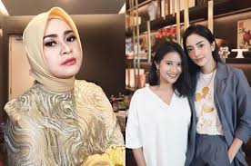 Lebih muda 16 tahun, 10 fakta karlie fu suami baru ikke nurjannah. Tak Undang Mantan Istri Aldi Bragi Pecah Tangis Ririn Dwi Aryanti Lihat Anak Ikke Nurjanah Di Pelaminan Semua Halaman Nova